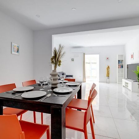 Modern Family Holiday Retreat In Gzira Сліма Екстер'єр фото