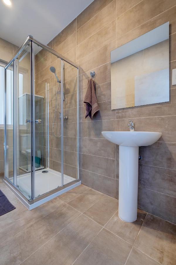 Modern Family Holiday Retreat In Gzira Сліма Екстер'єр фото