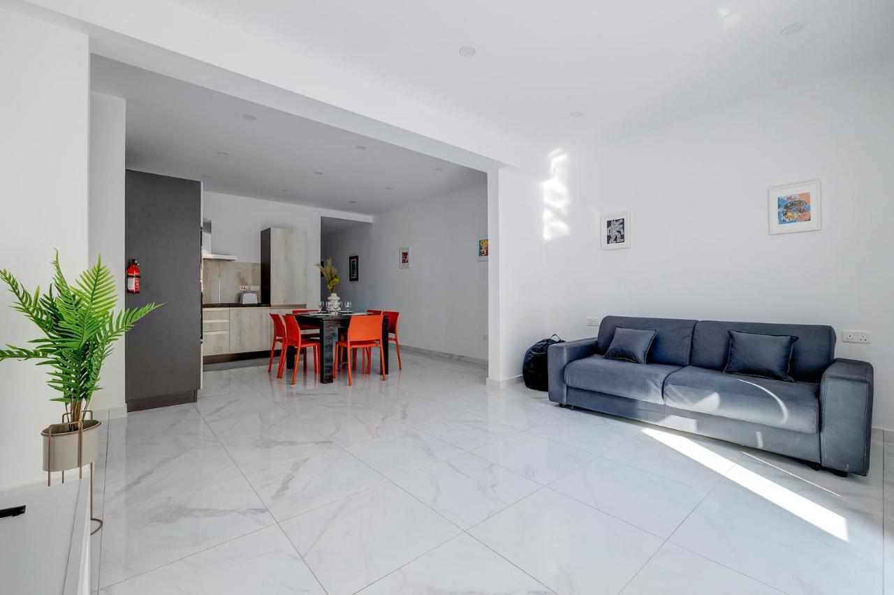 Modern Family Holiday Retreat In Gzira Сліма Екстер'єр фото