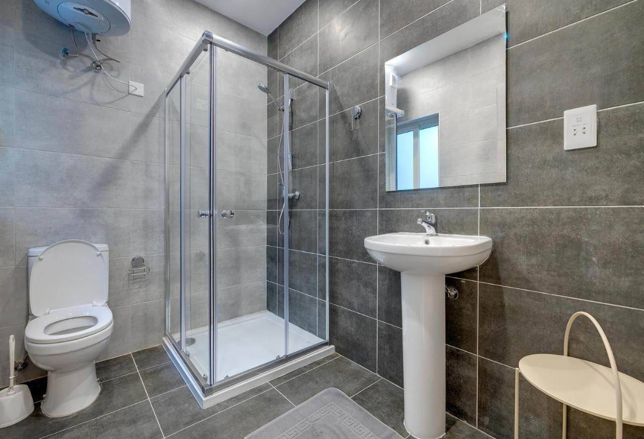 Modern Family Holiday Retreat In Gzira Сліма Екстер'єр фото