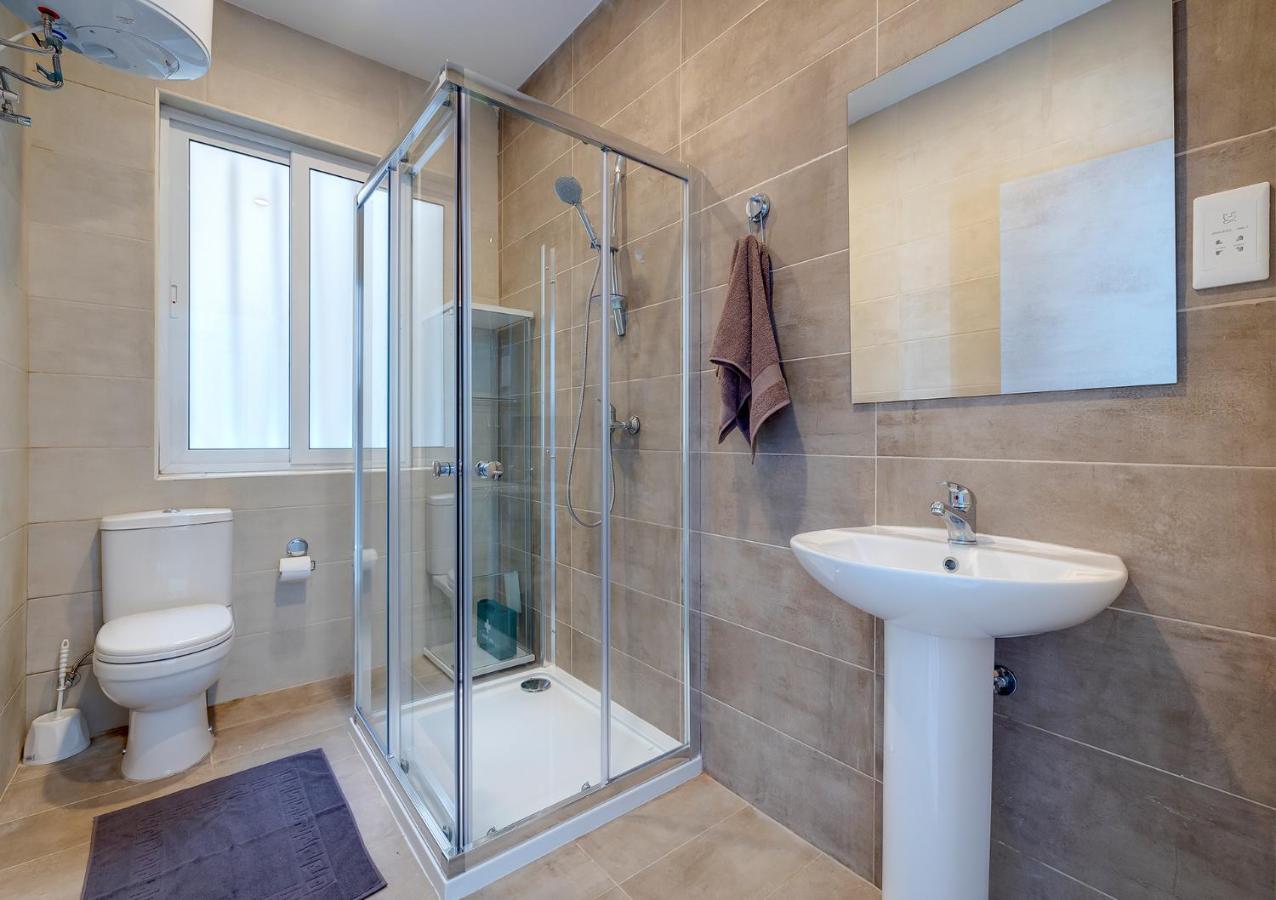 Modern Family Holiday Retreat In Gzira Сліма Екстер'єр фото